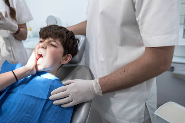 Best Emergency Tooth Extraction in Rossvle, IL